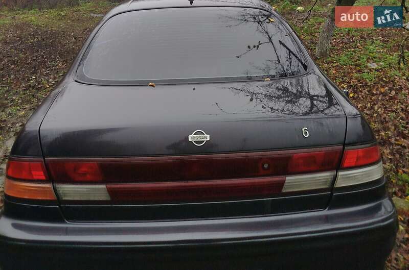 Седан Nissan Maxima 1996 в Чечельнике