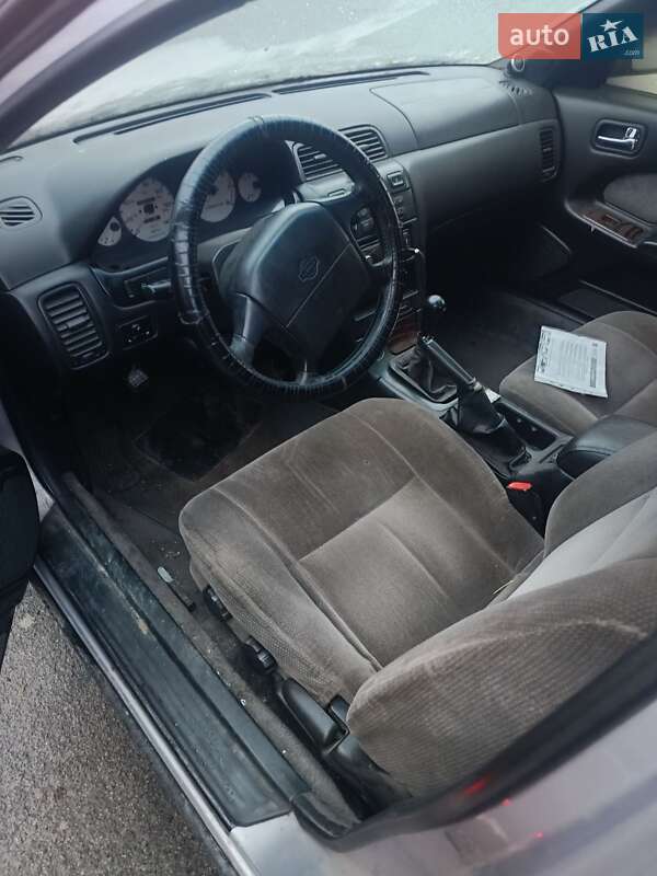 Седан Nissan Maxima 1995 в Тернополі