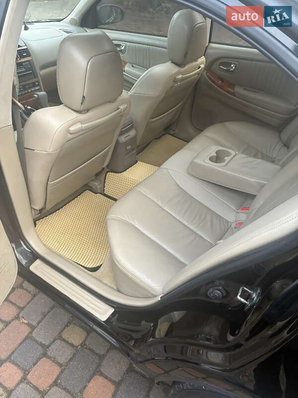 Седан Nissan Maxima 2003 в Рівному