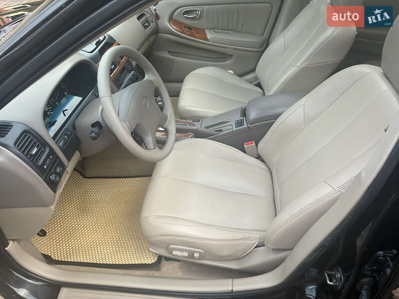 Седан Nissan Maxima 2003 в Рівному