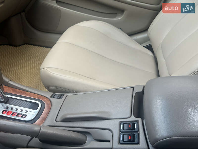 Седан Nissan Maxima 2003 в Рівному