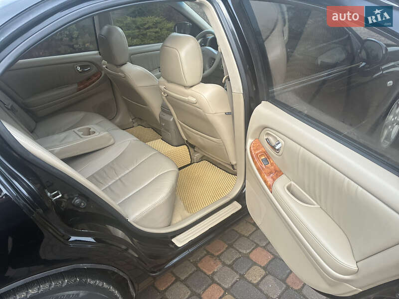 Седан Nissan Maxima 2003 в Рівному