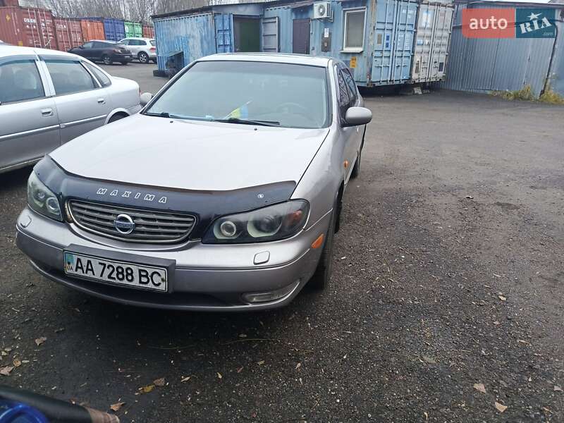 Седан Nissan Maxima 2000 в Києві