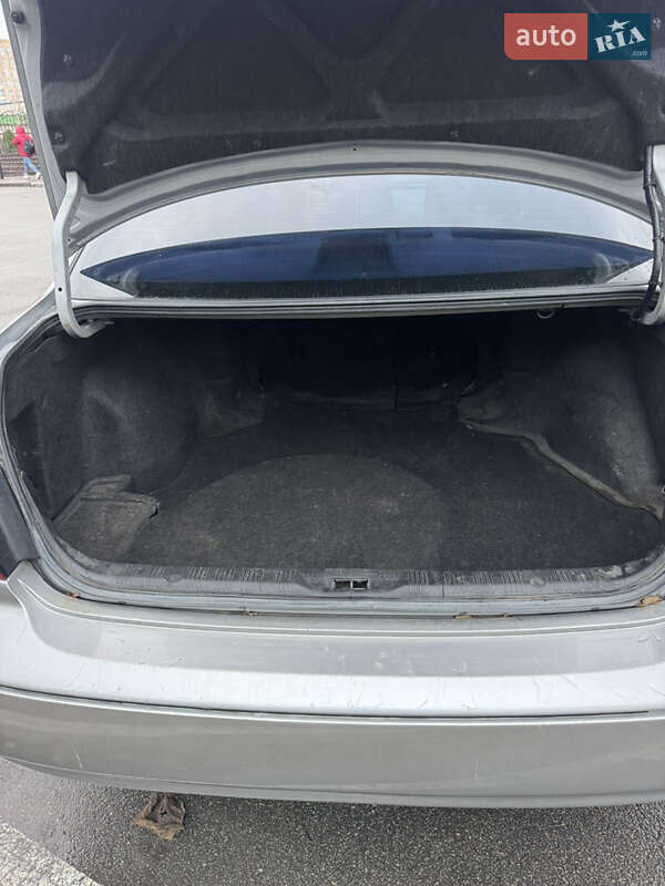 Седан Nissan Maxima 2002 в Киеве