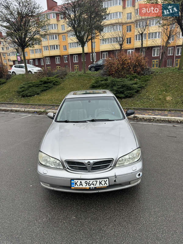 Седан Nissan Maxima 2002 в Киеве