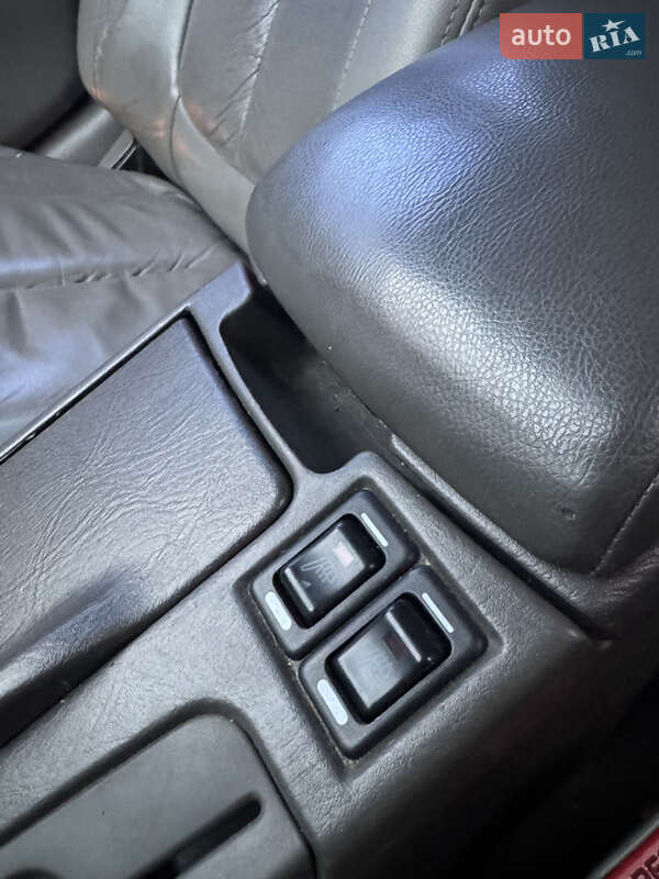 Седан Nissan Maxima 2002 в Киеве