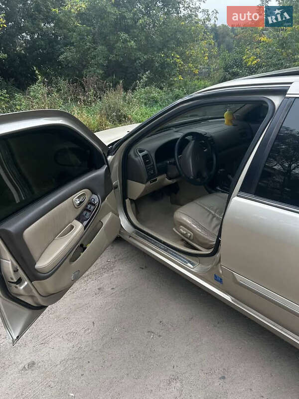 Седан Nissan Maxima 2000 в Сквирі