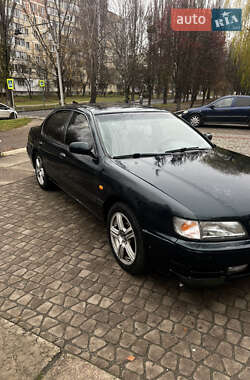 Седан Nissan Maxima 1995 в Луцьку