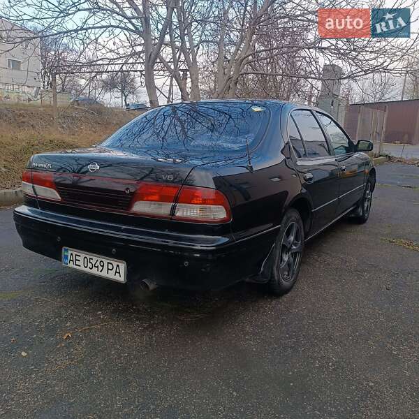 Седан Nissan Maxima 1999 в Запорожье