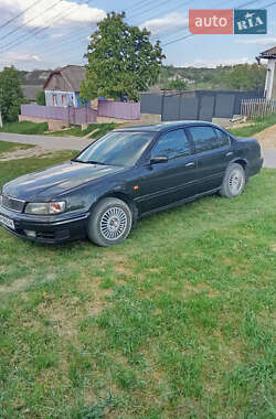 Седан Nissan Maxima 1997 в Окнах