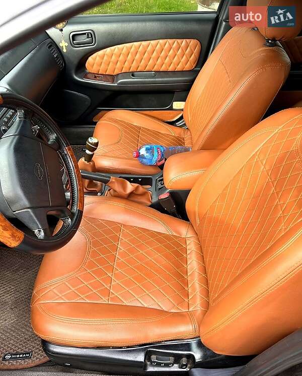 Седан Nissan Maxima 1995 в Сарате