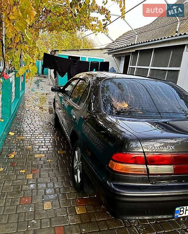 Седан Nissan Maxima 1995 в Сарате