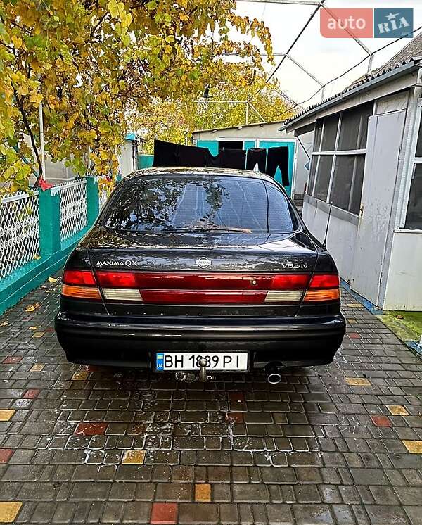 Седан Nissan Maxima 1995 в Сарате