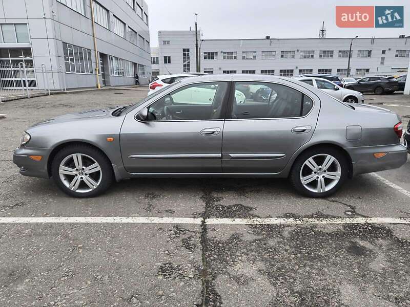 Седан Nissan Maxima 2004 в Киеве