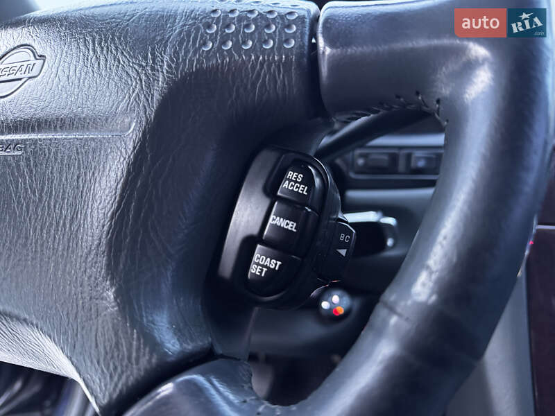 Седан Nissan Maxima 1999 в Луцьку