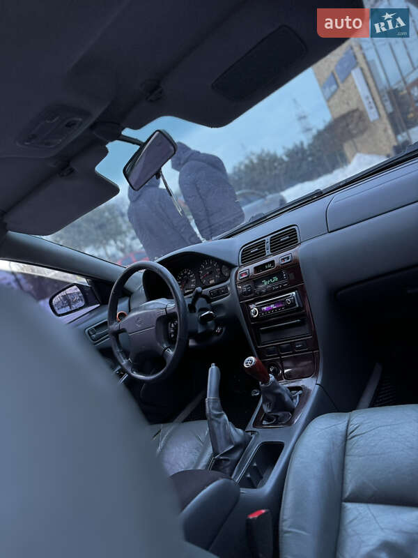 Седан Nissan Maxima 1999 в Луцьку