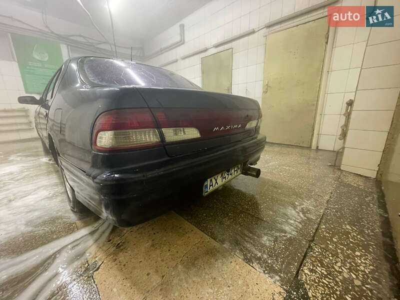 Седан Nissan Maxima 1997 в Чугуеве фото 4 Седан Nissan Maxima 1997 в Чугуеве