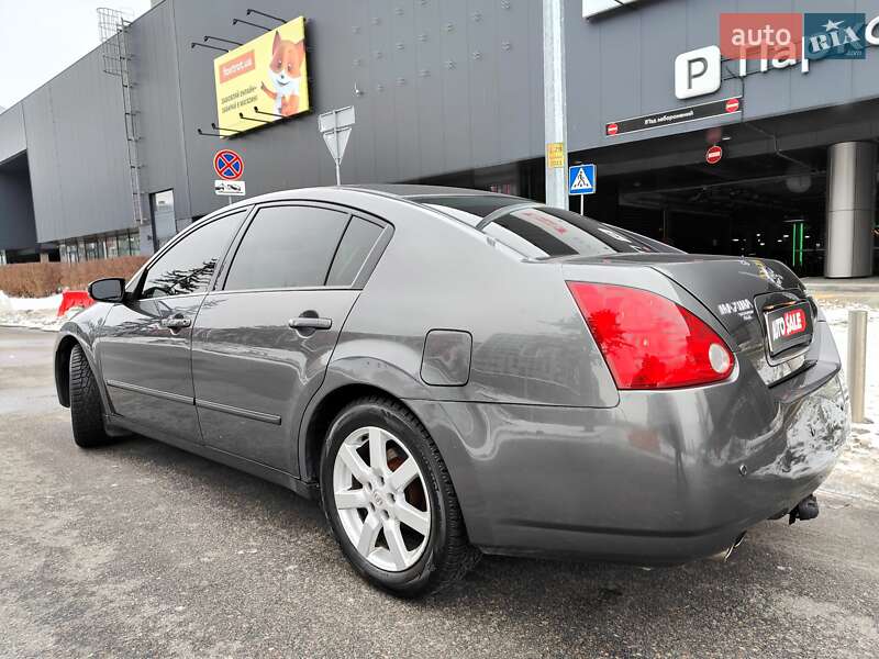 Седан Nissan Maxima 2005 в Киеве