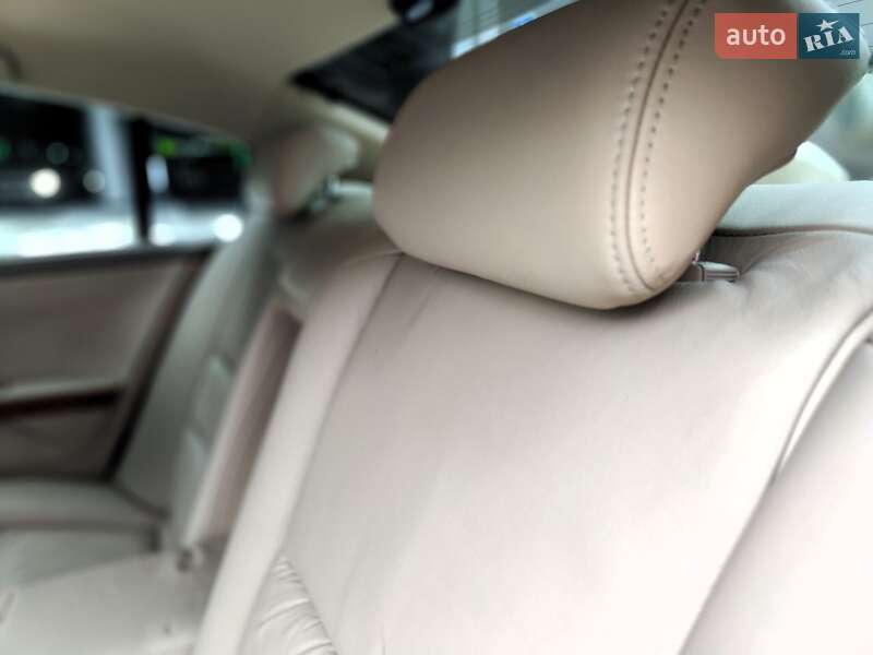 Седан Nissan Maxima 2005 в Киеве