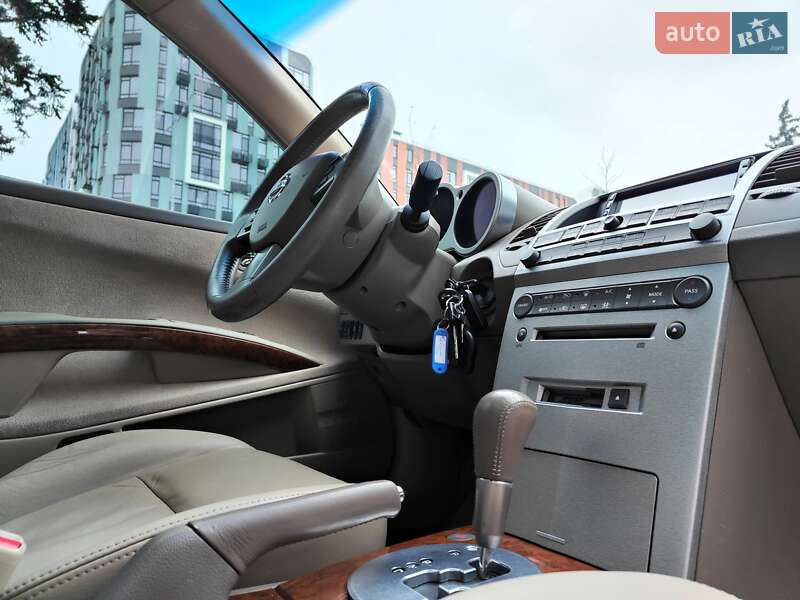 Седан Nissan Maxima 2005 в Киеве