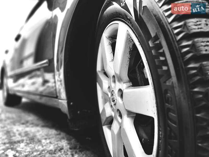 Седан Nissan Maxima 2005 в Киеве