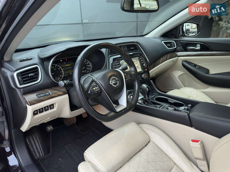 Седан Nissan Maxima 2016 в Одесі