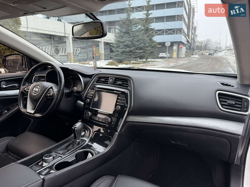 Седан Nissan Maxima 2017 в Киеве