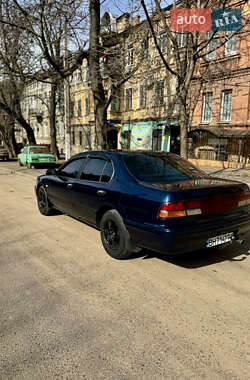 Седан Nissan Maxima 1997 в Одессе