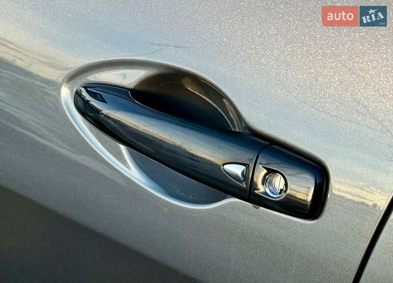 Седан Nissan Maxima 2016 в Киеве