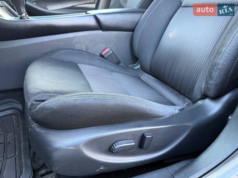 Седан Nissan Maxima 2016 в Киеве