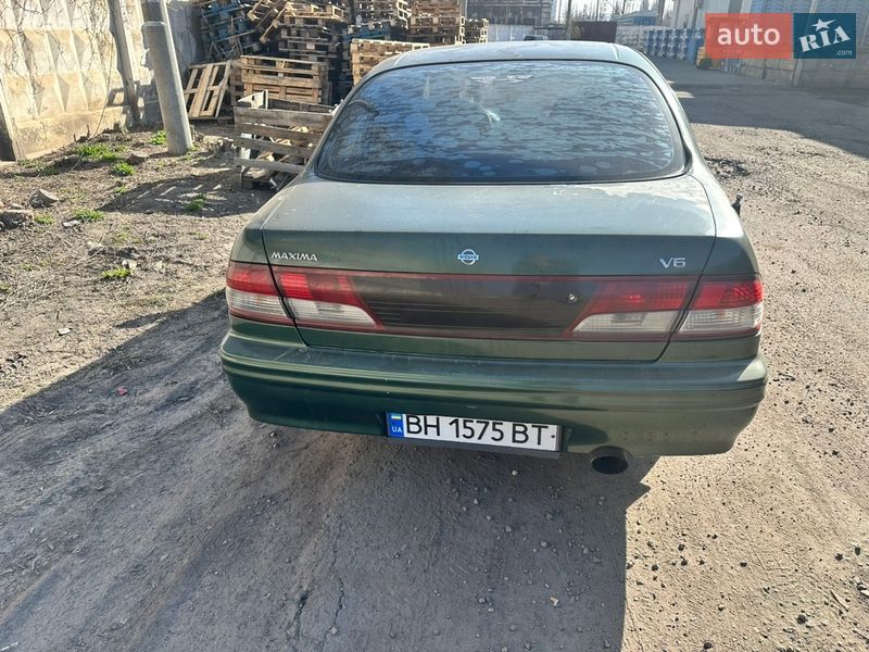 Седан Nissan Maxima 1998 в Одессе