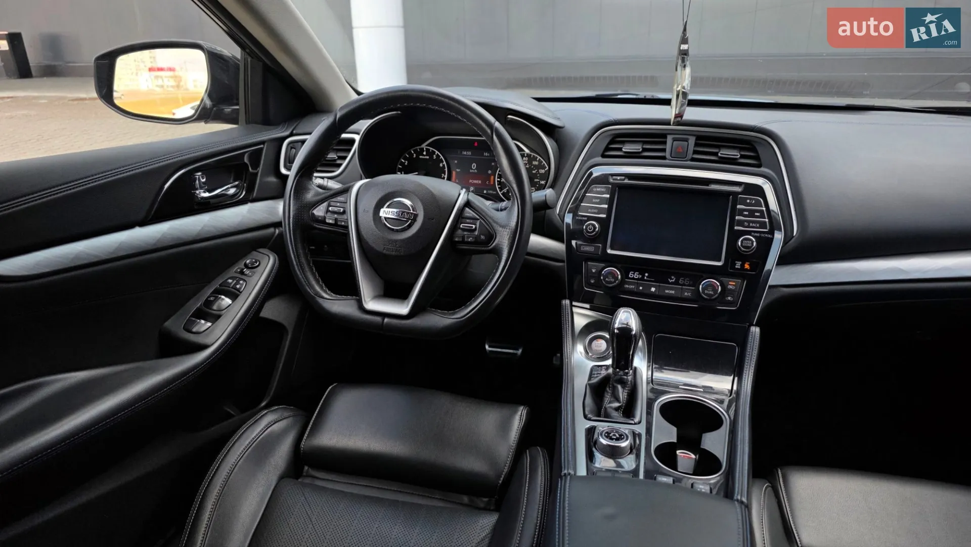 2016 Nissan Maxima - мініатюра 16