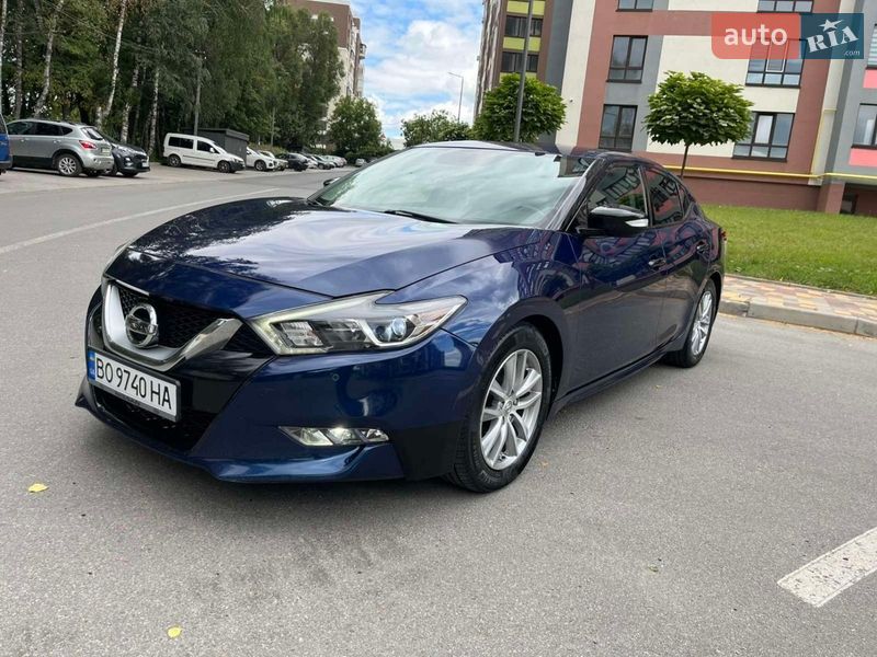 Седан Nissan Maxima 2015 в Теофиполе