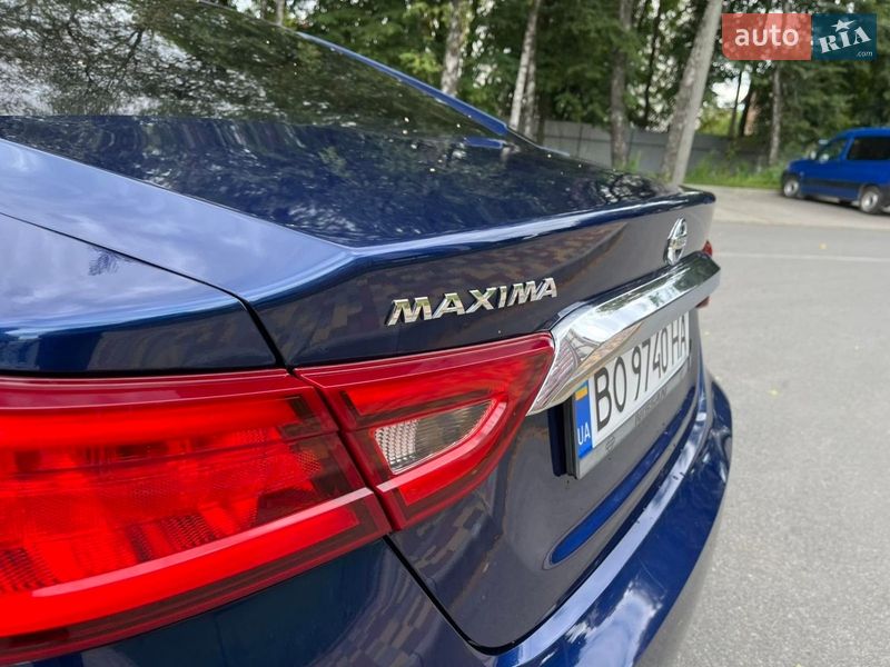 Седан Nissan Maxima 2015 в Теофиполе