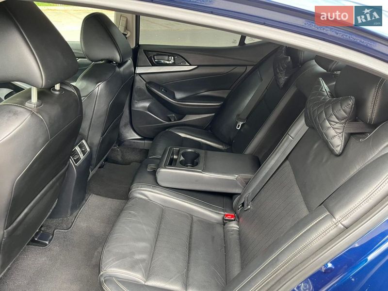 Седан Nissan Maxima 2015 в Теофиполе