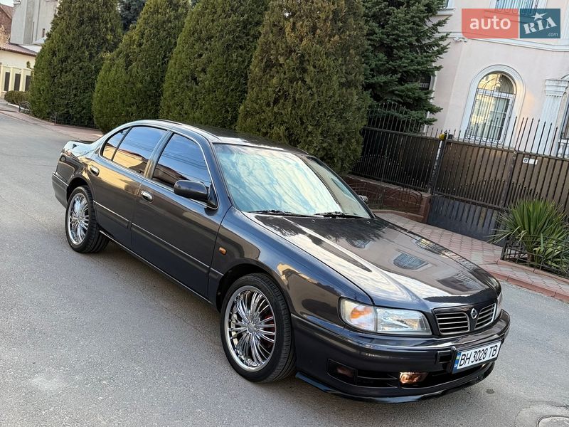 Седан Nissan Maxima 1995 в Одессе