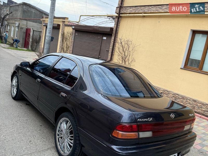 Седан Nissan Maxima 1995 в Одессе