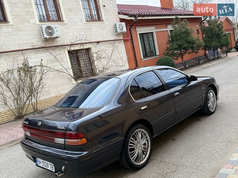 Седан Nissan Maxima 1995 в Одессе