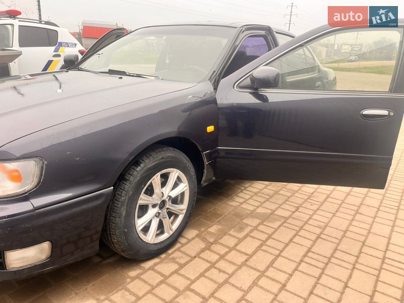 Седан Nissan Maxima 1998 в Одесі
