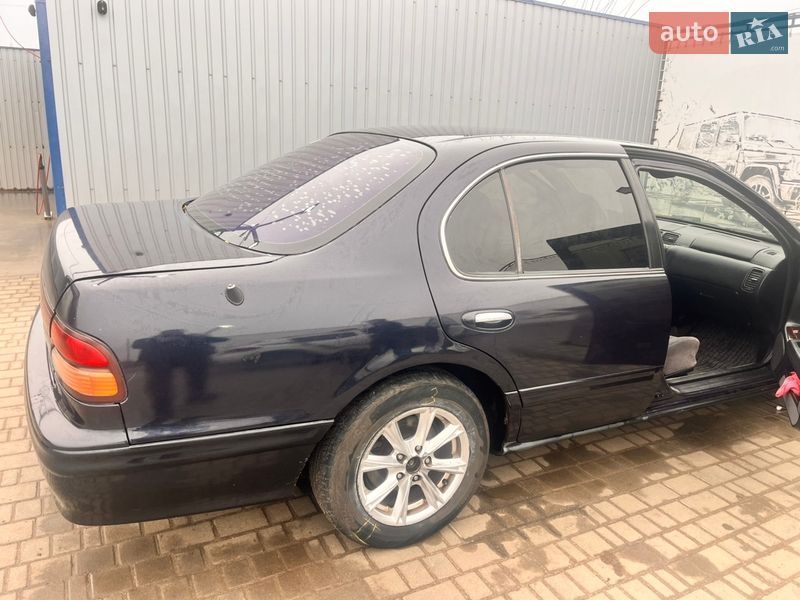 Седан Nissan Maxima 1998 в Одесі