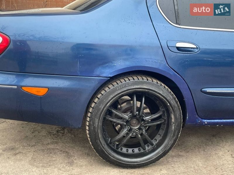 Седан Nissan Maxima 2000 в Києві