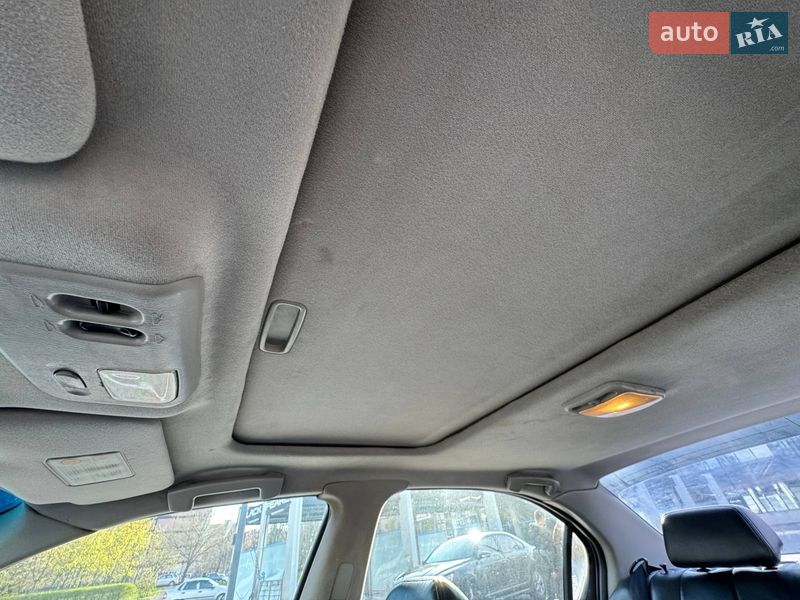 Седан Nissan Maxima 2001 в Днепре