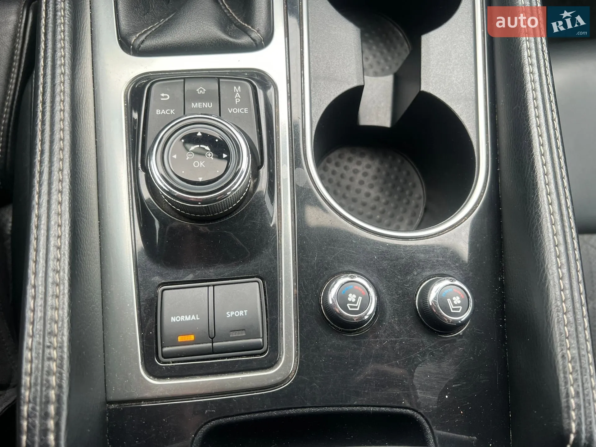 2016 Nissan Maxima - мініатюра 26