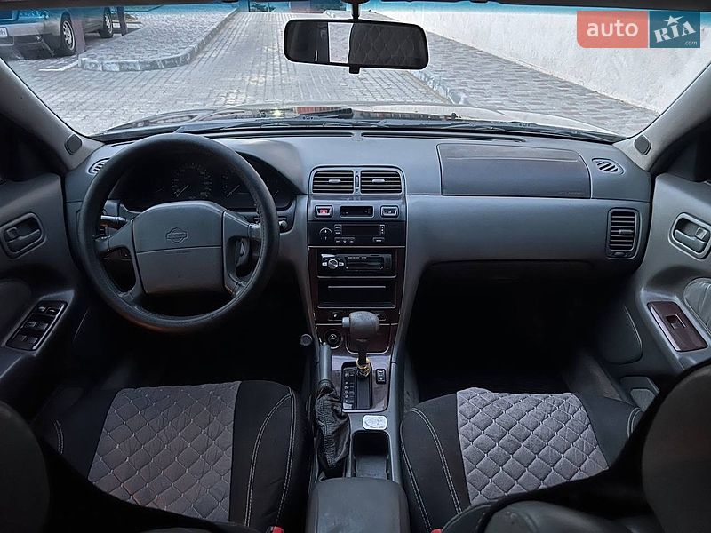 Седан Nissan Maxima 1995 в Одессе