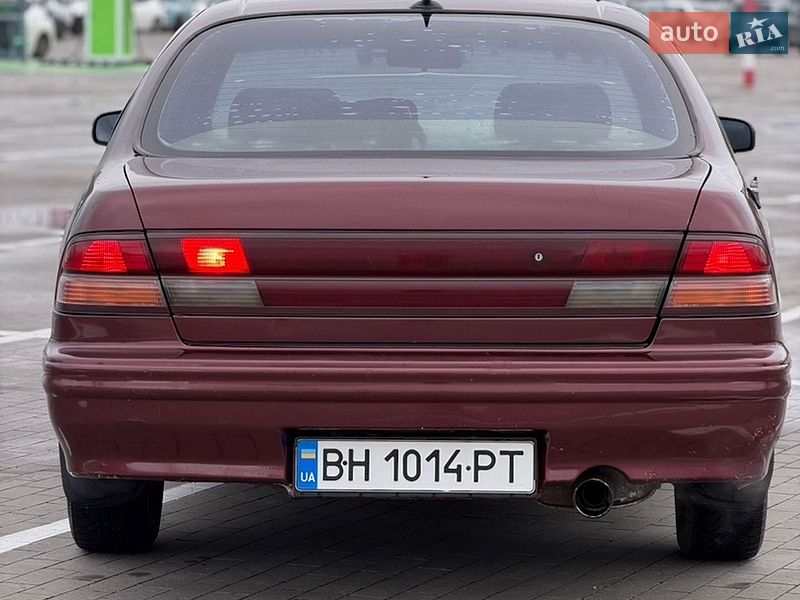 Седан Nissan Maxima 1996 в Одессе