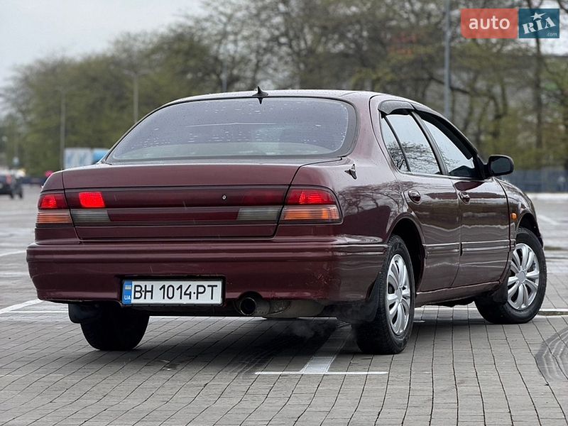 Седан Nissan Maxima 1996 в Одессе