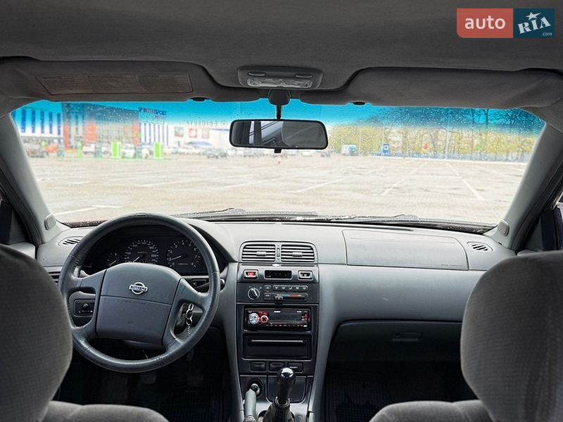 Седан Nissan Maxima 1996 в Одессе