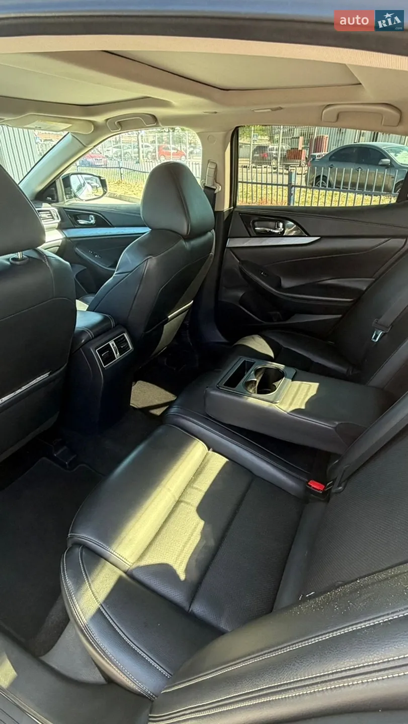 2017 Nissan Maxima - мініатюра 11