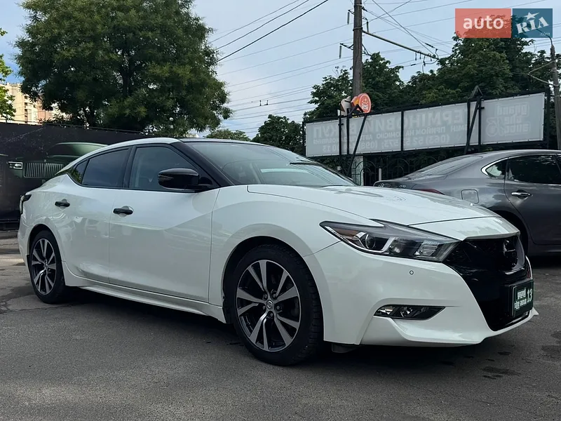 Nissan Maxima