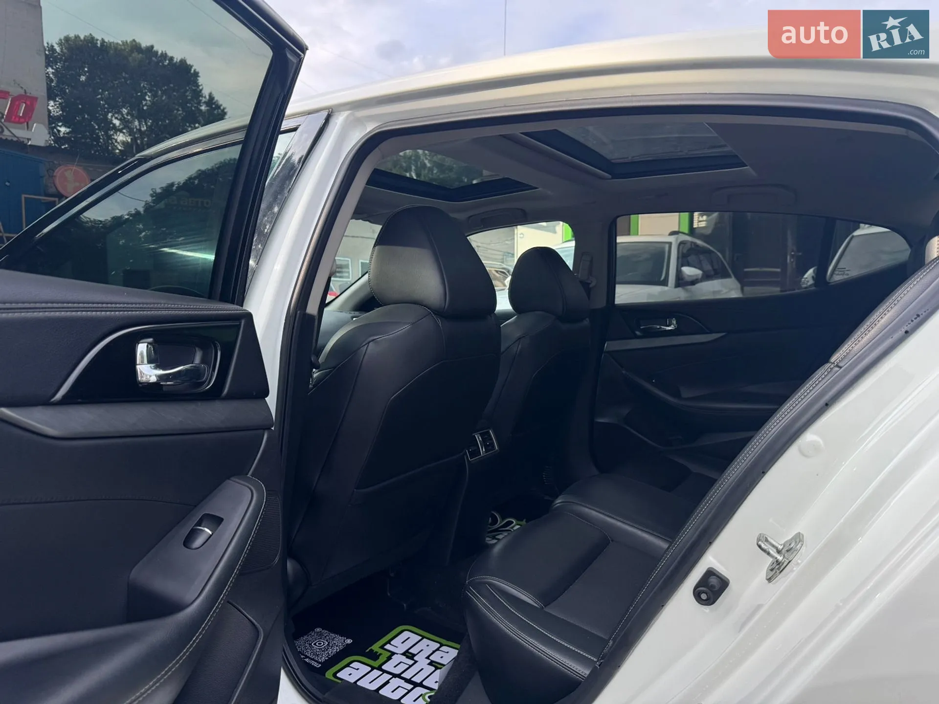 2017 Nissan Maxima - мініатюра 15